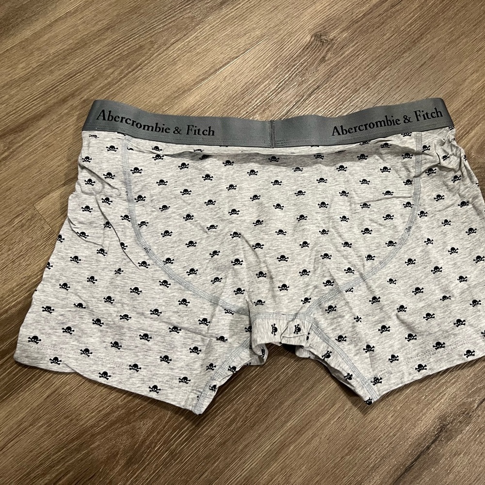 Brand new two pairs of Abercrombie and fitch mens underwear.